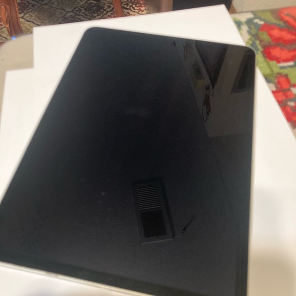 iPad Pro new good condición asking 880$obo